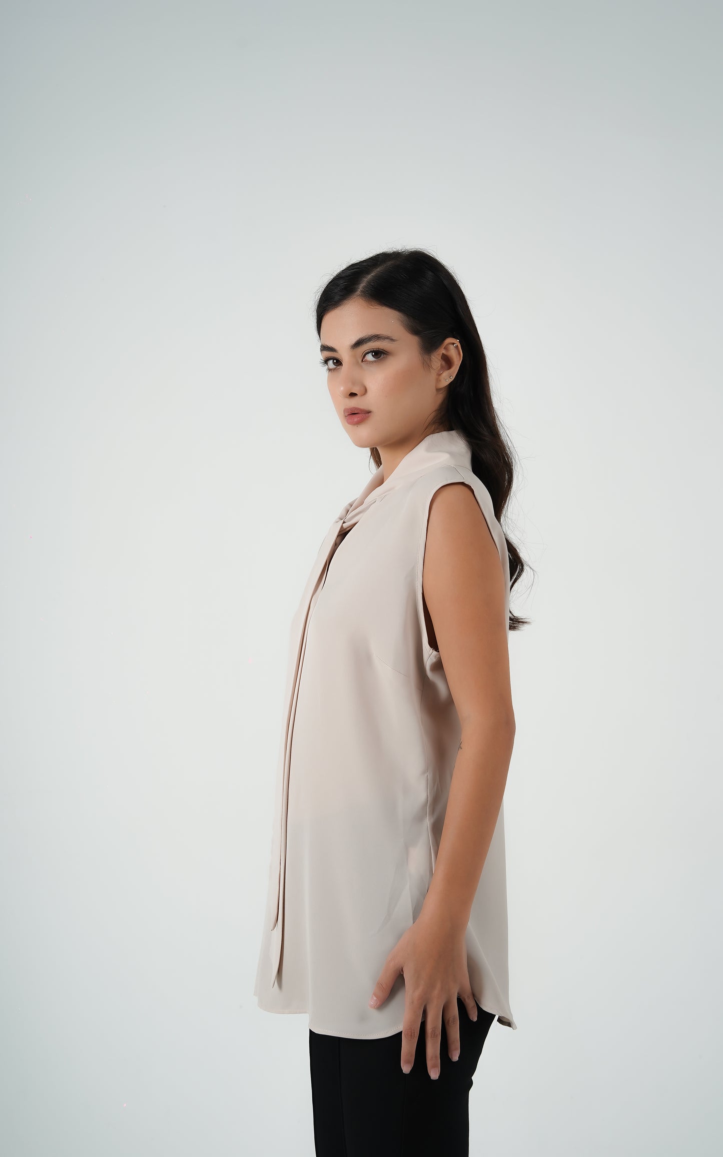 SLEEVELESS TOPS white