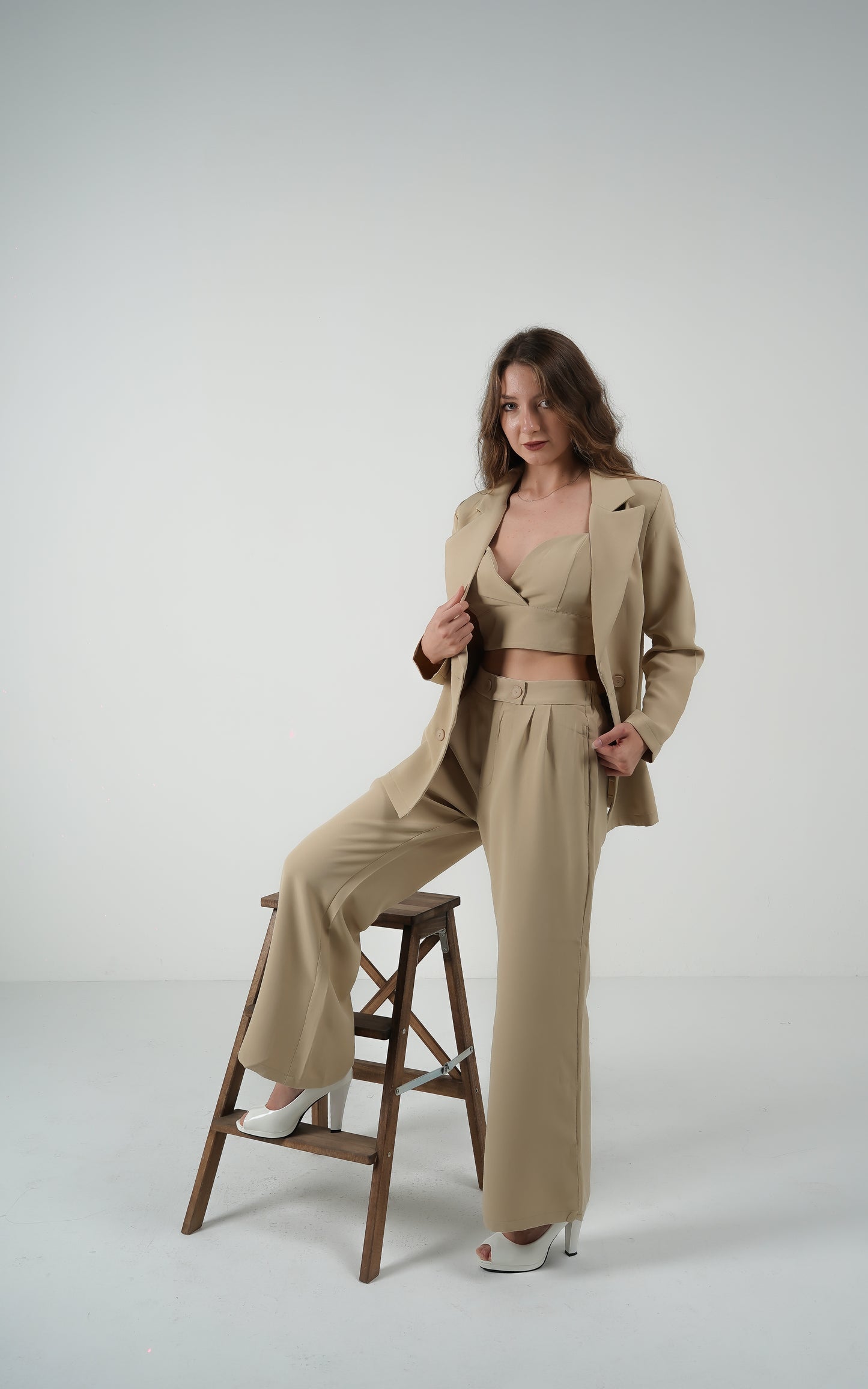Iconic Elegance Blazer Trio Beige